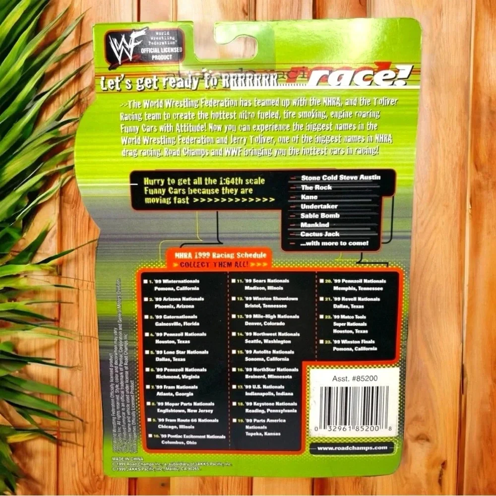 NEW WWF Attitude Racing Car & Figure Stone Cold Steve Austin & X-Pac 1999